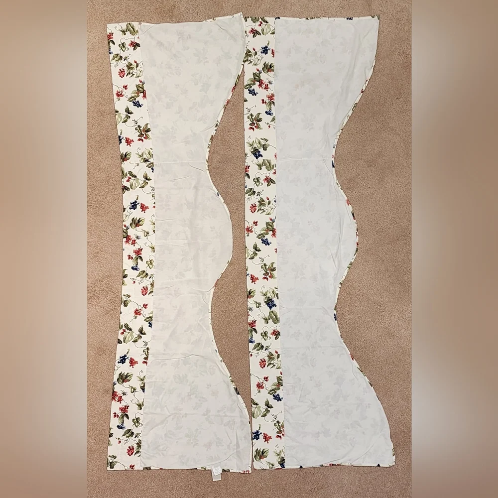 Waverly Home Fashion 2 Grapes Valance